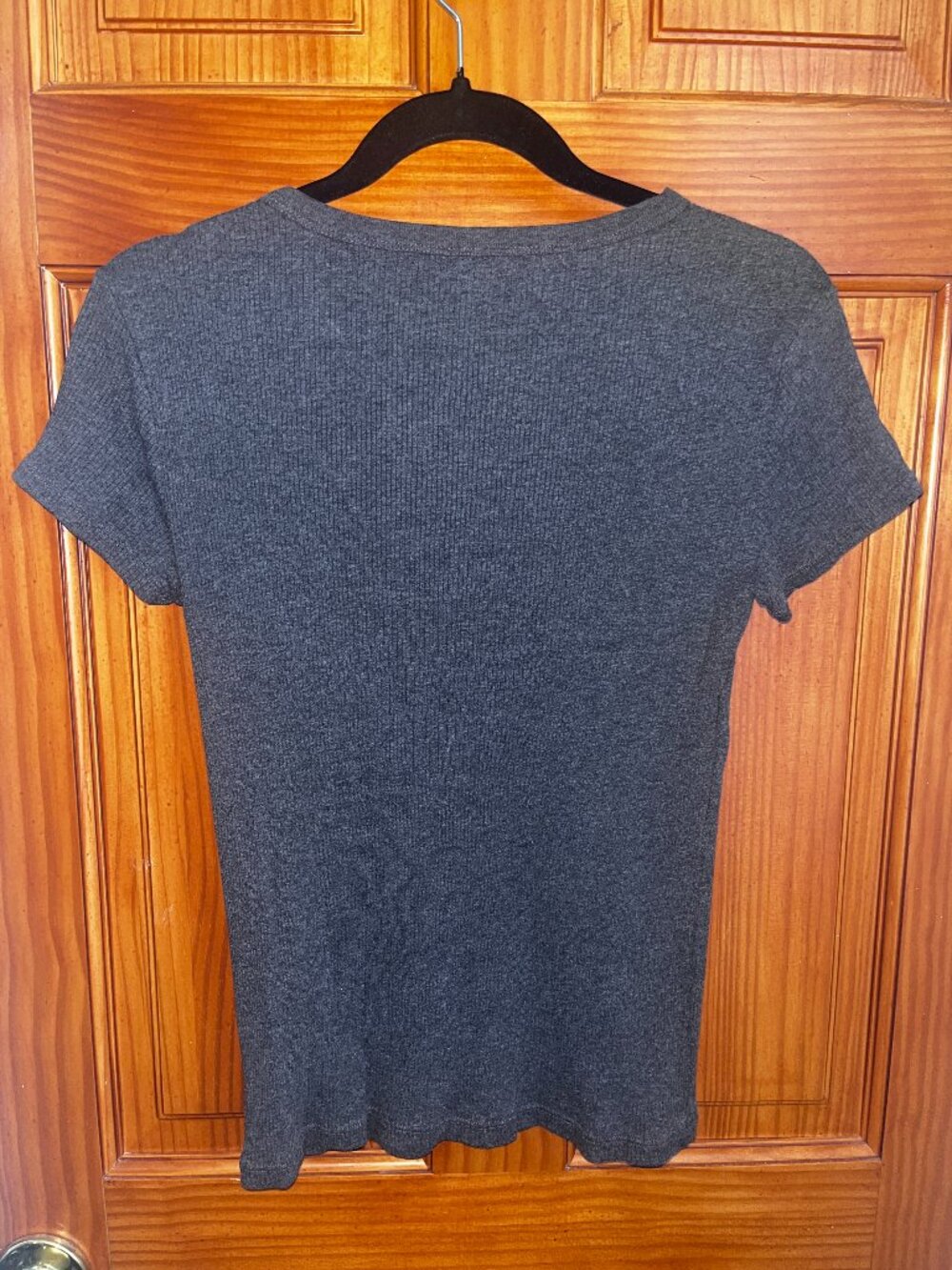 UNIQLO Women's gray ribbed short sleeve t-shirt